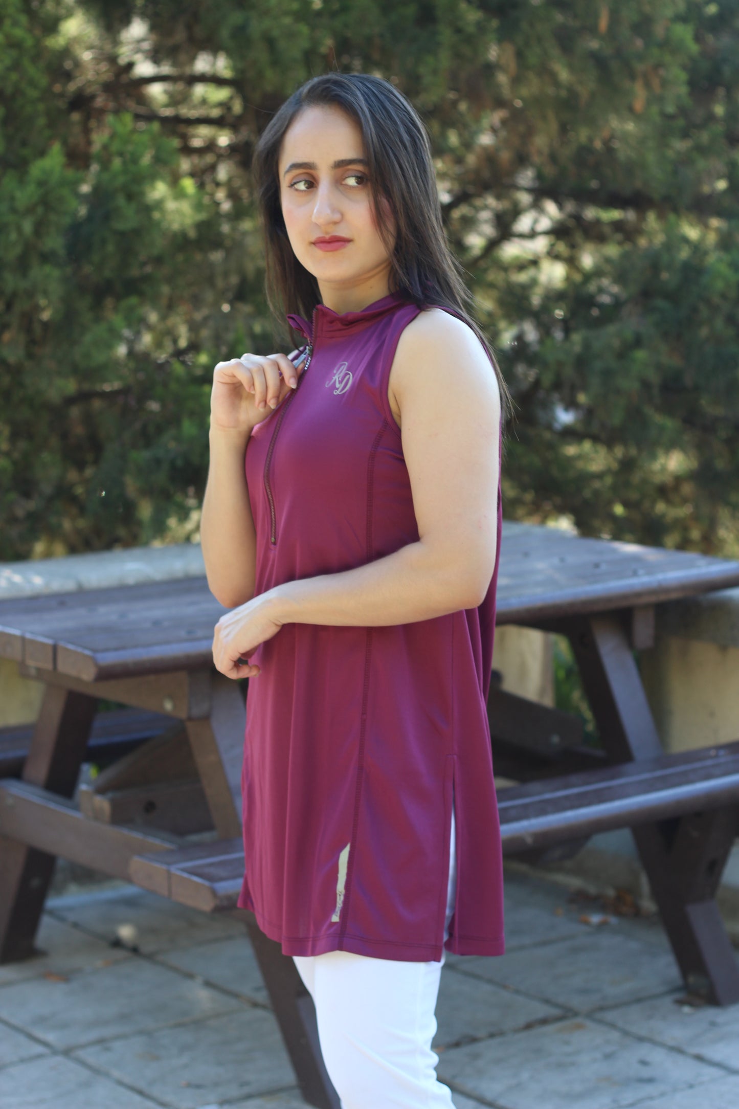 Modest Sports Gilet in Royal Maroon