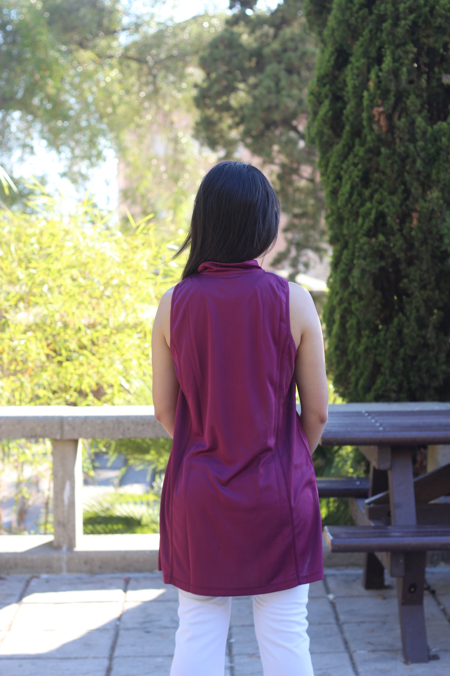 Modest Sports Gilet in Royal Maroon