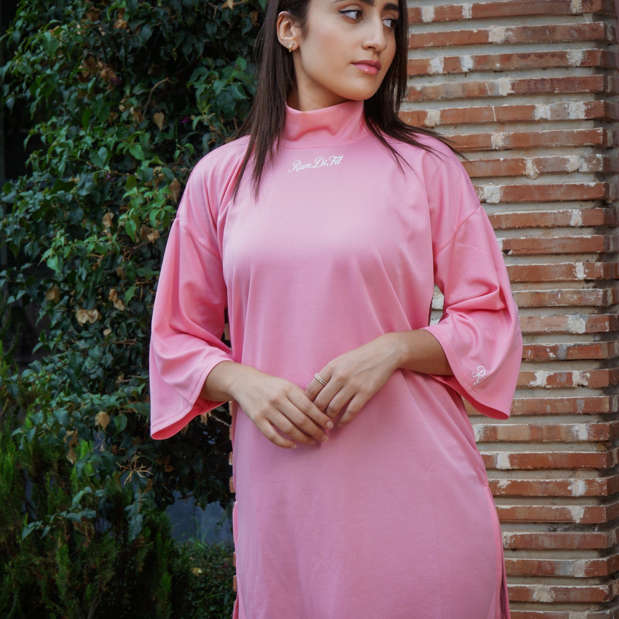 Modest Sports T-shirt Oversized in Pink
