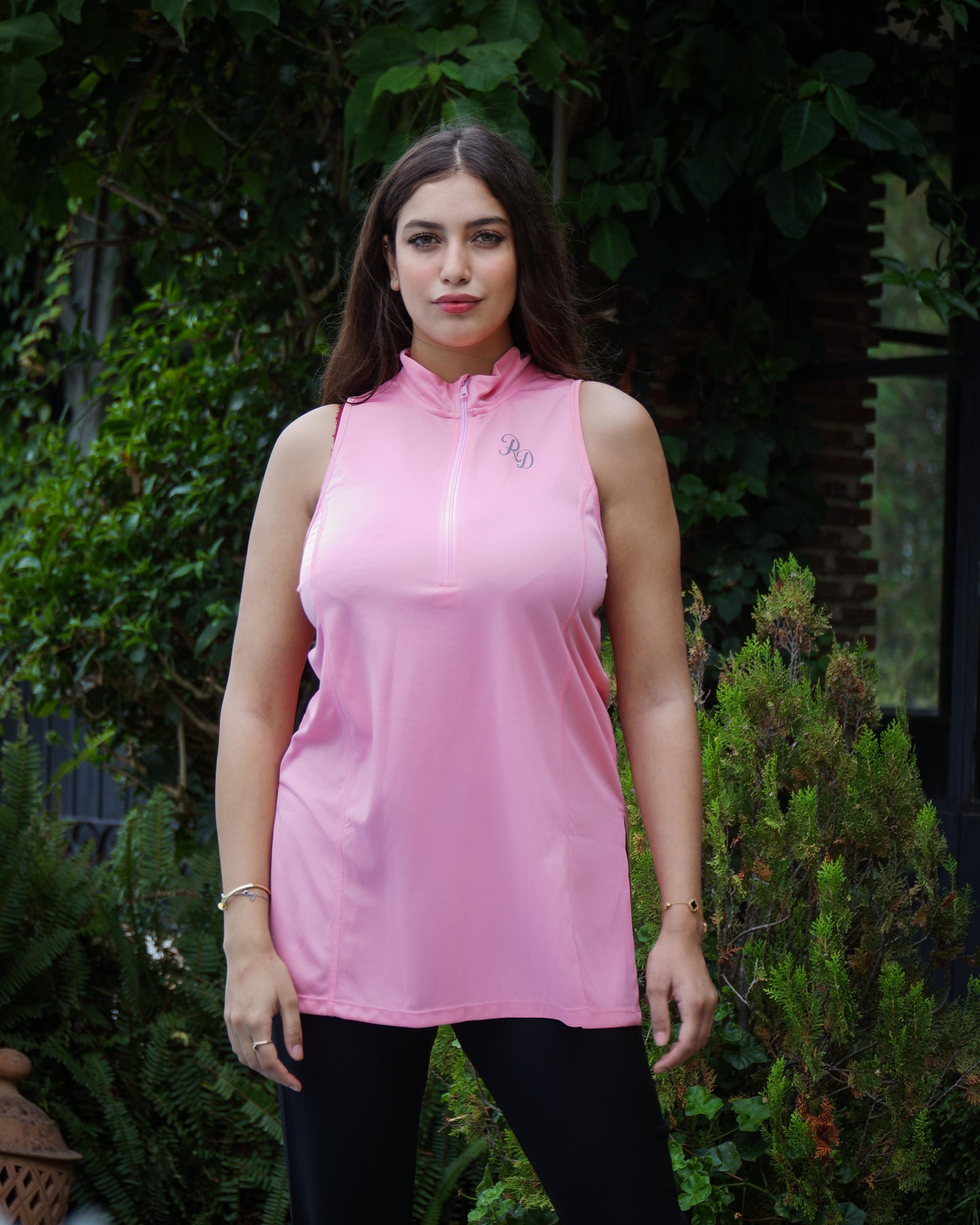 Modest Sports Gilet in Pink