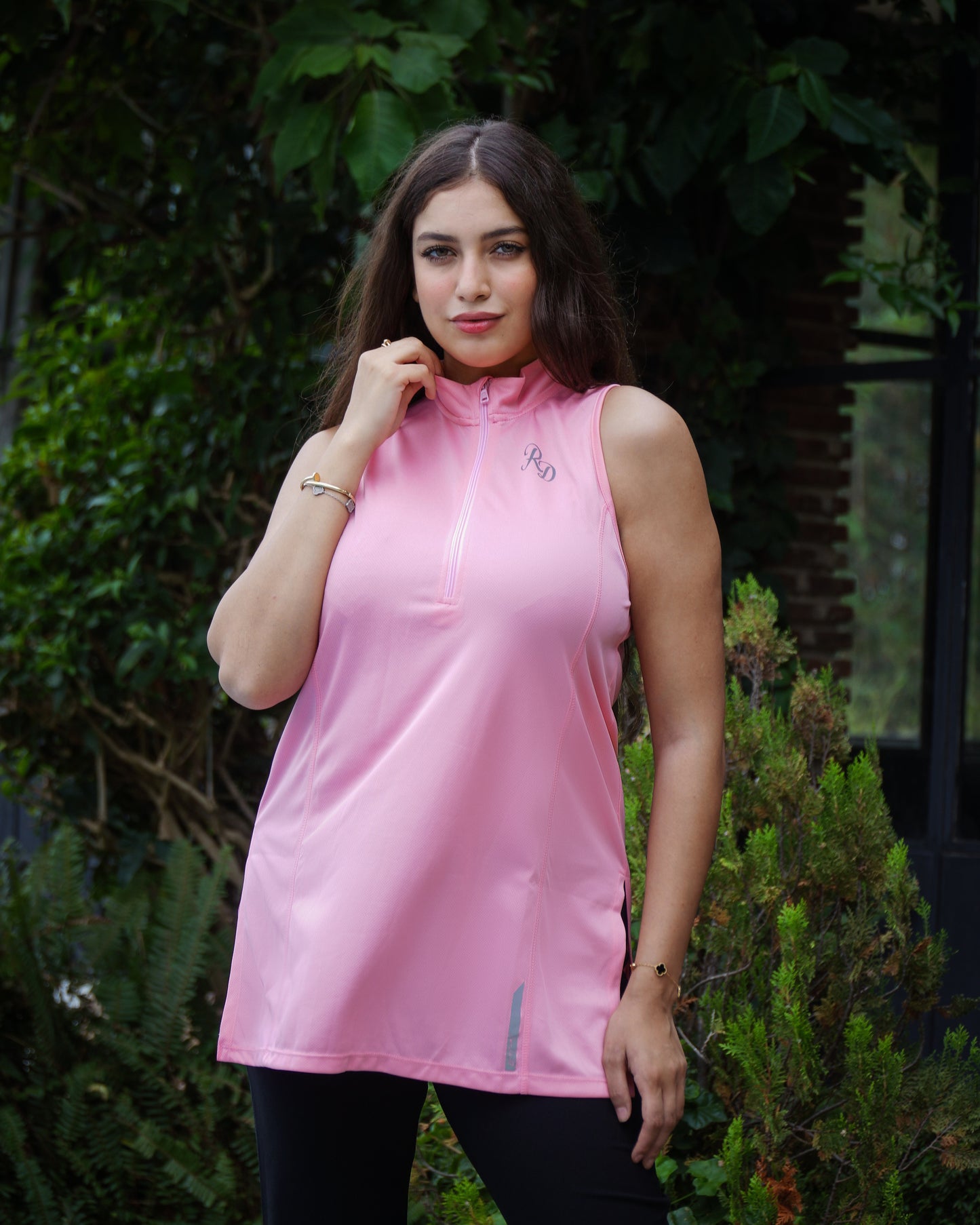 Modest Sports Gilet in Pink