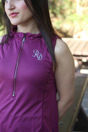 Modest Sports Gilet in Royal Maroon