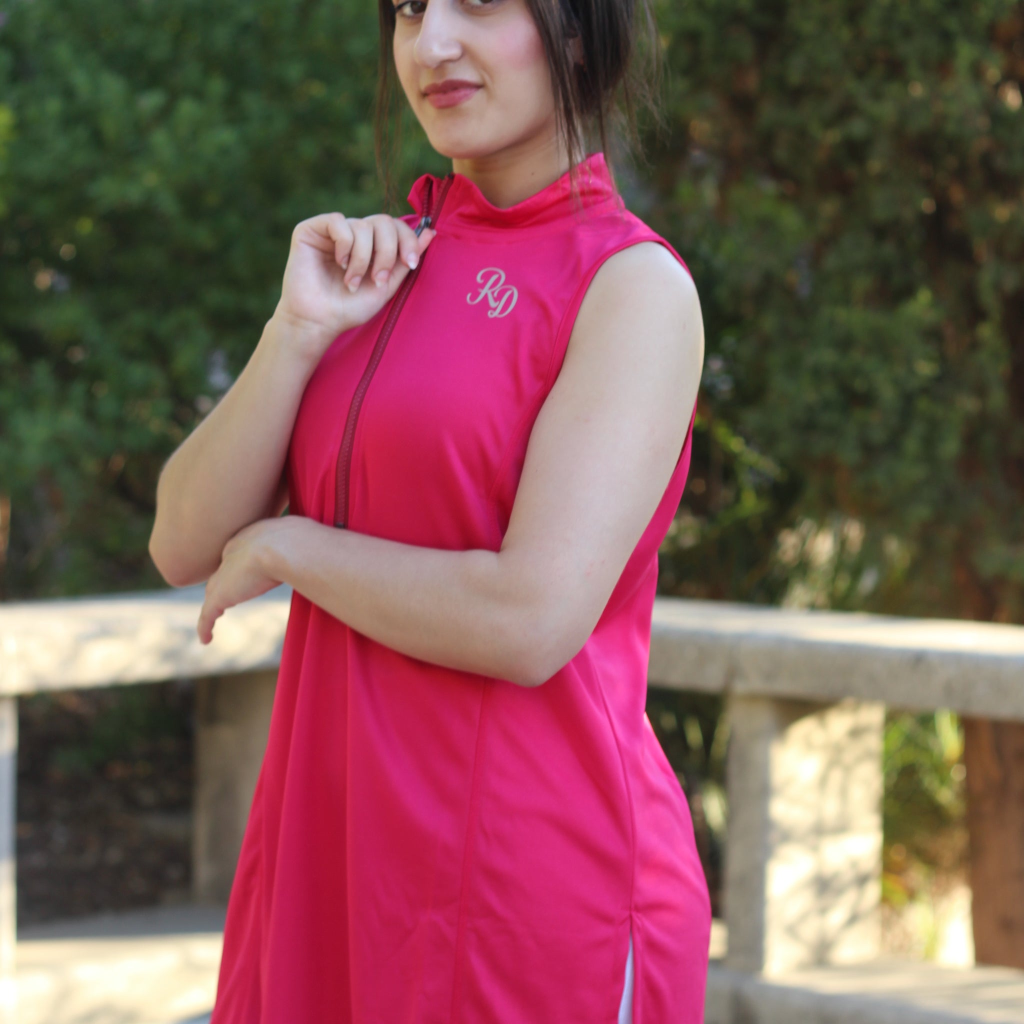 Modest Sports Gilet in Fuchsia
