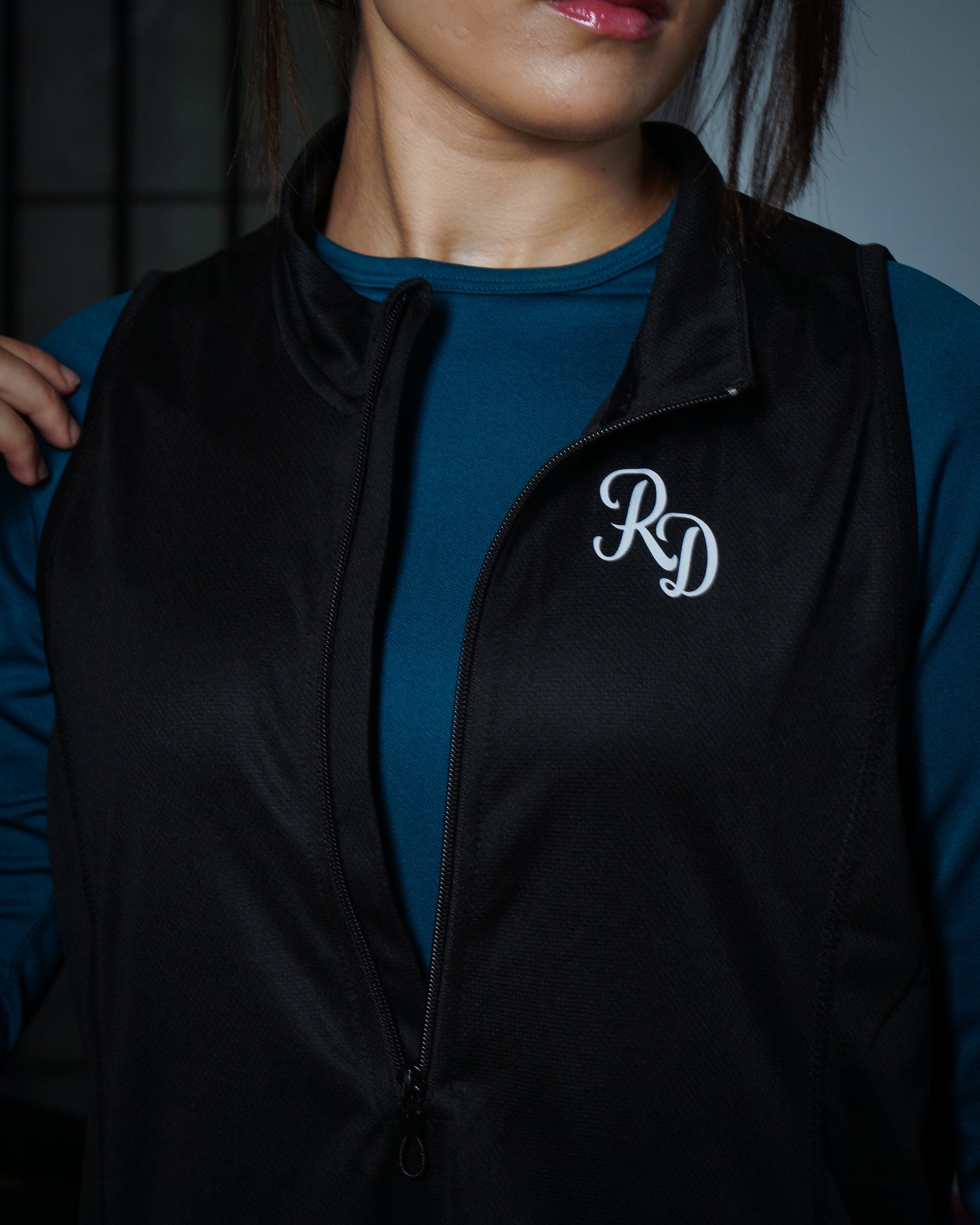 Modest sports Gilet in Black