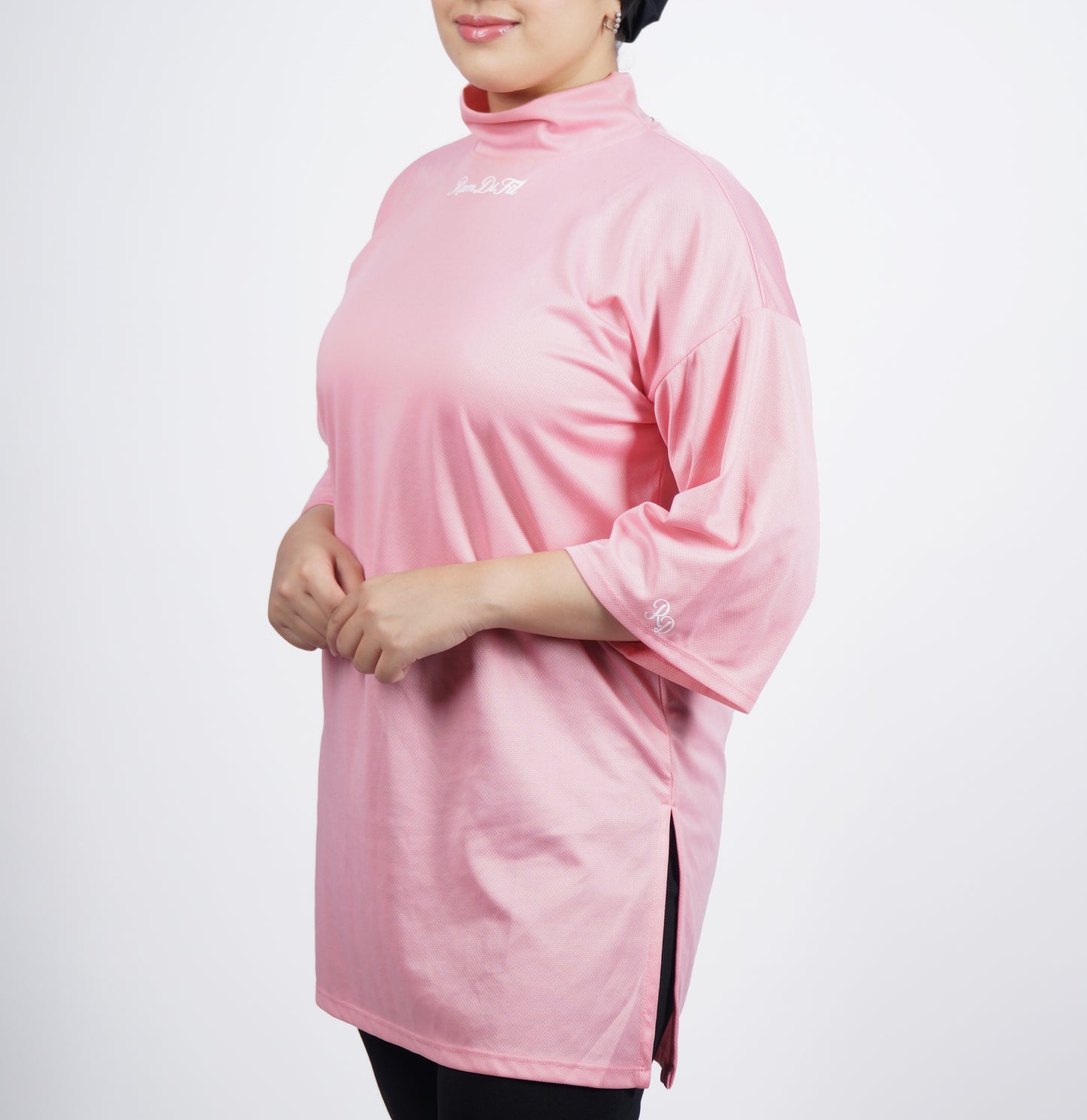 Modest Sports T-shirt Oversized in Pink